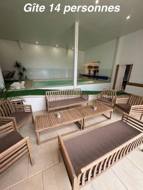 Gite des Vinaudières, piscine intérieure Gite des Vinaudières, piscine intérieure